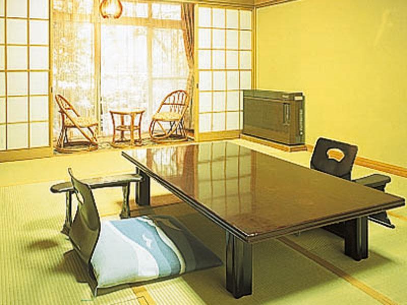 汤河原町 友翰旅馆酒店 外观 照片